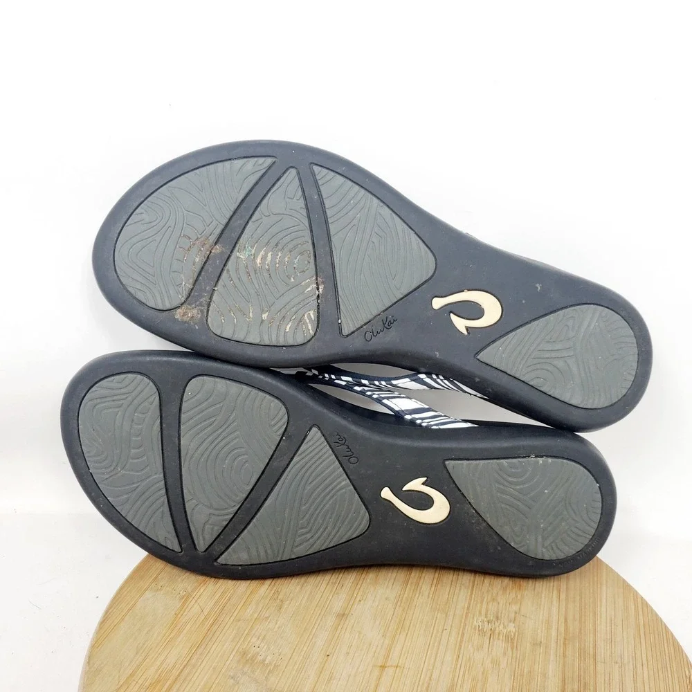 Olukai‎ Hoopio Sandals Womens 9 Striped Flip Flop Thong Pool Beach Shoes Ho'opio